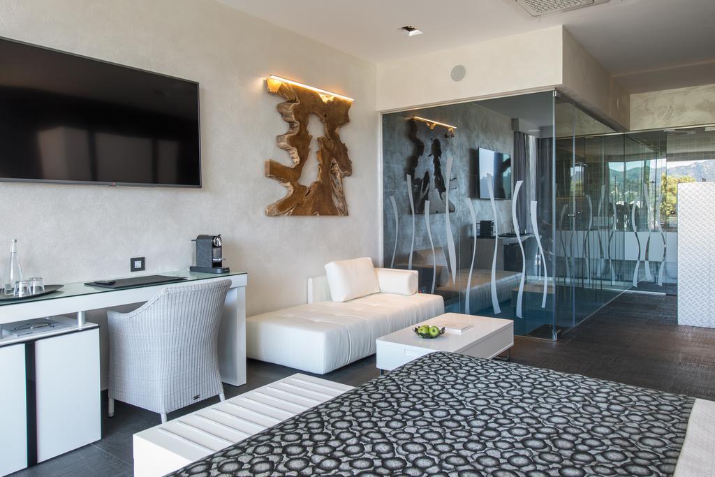 Suites Natura Mas Tapiolas Santa Cristina d'Aro Room photo